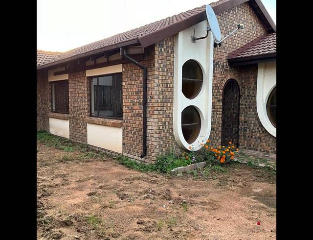 5 BEDROOM HOUSE FOR SALE IN MANKWENG